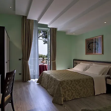 Отель Regina Palace Terme 4*